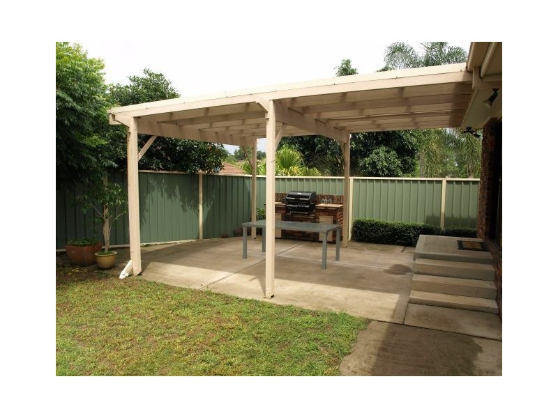 12 Hugh Pl, Kings Langley NSW 2147