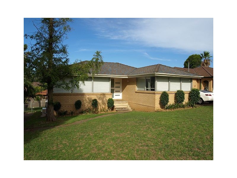 7 Hughes St, Kings Langley NSW 2147