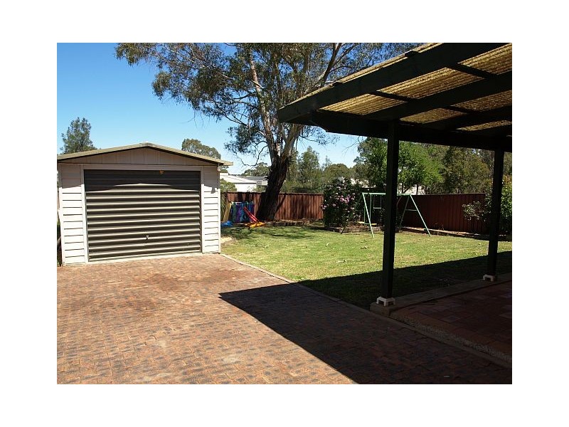 99 Faulkland Crescent, Kings Park NSW 2148