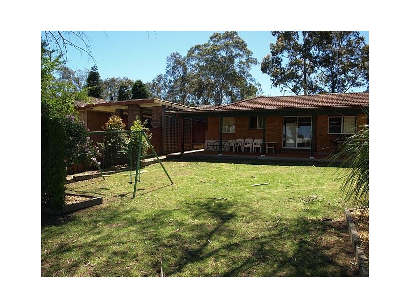 99 Faulkland Crescent, Kings Park NSW 2148