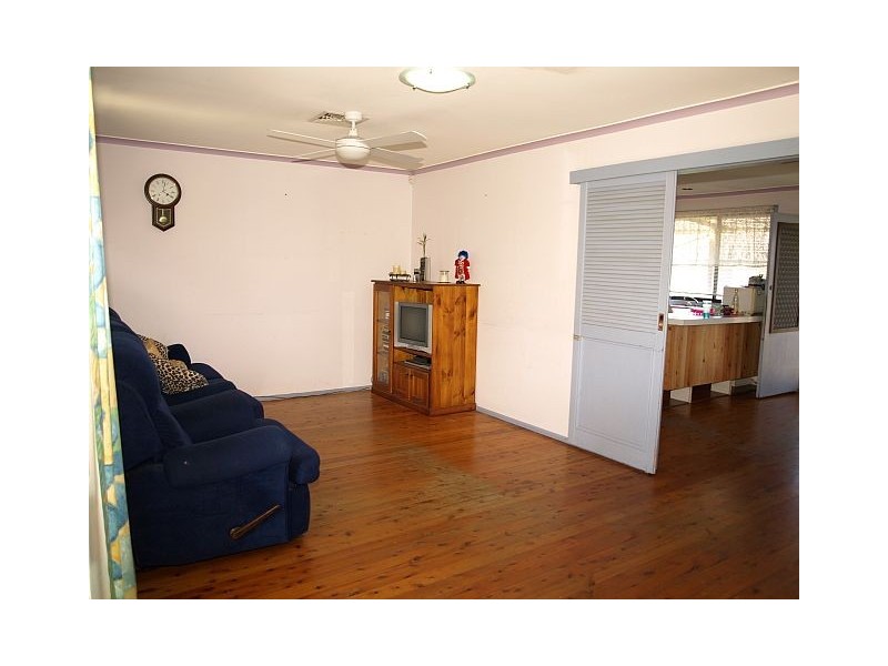 39 MOLYNEAUX AVE, Kings Langley NSW 2147