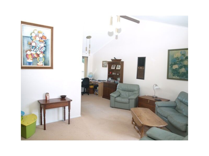 84 Faulkland Crescent, Kings Park NSW 2148