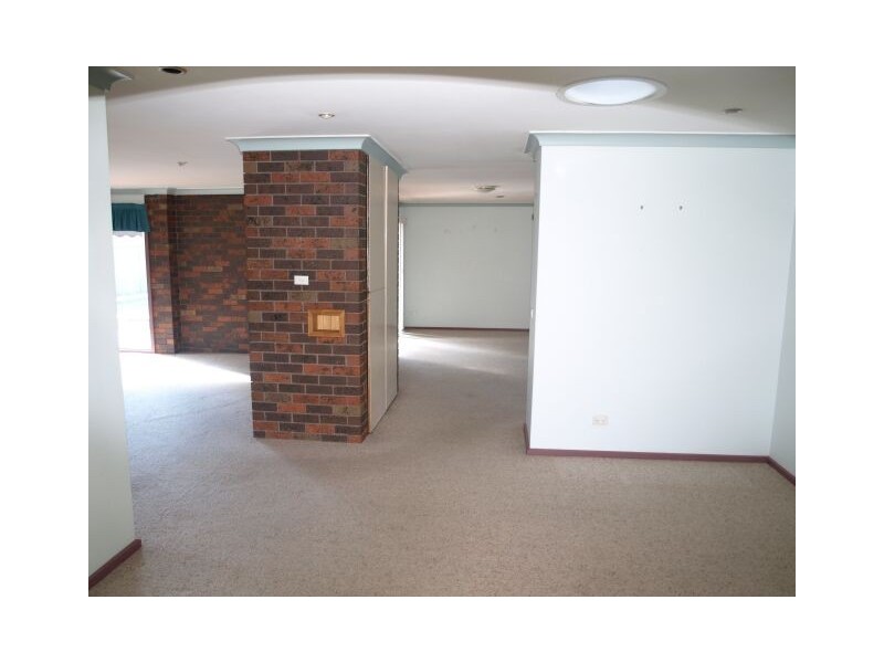 28 Whitby Road, Kings Langley NSW 2147