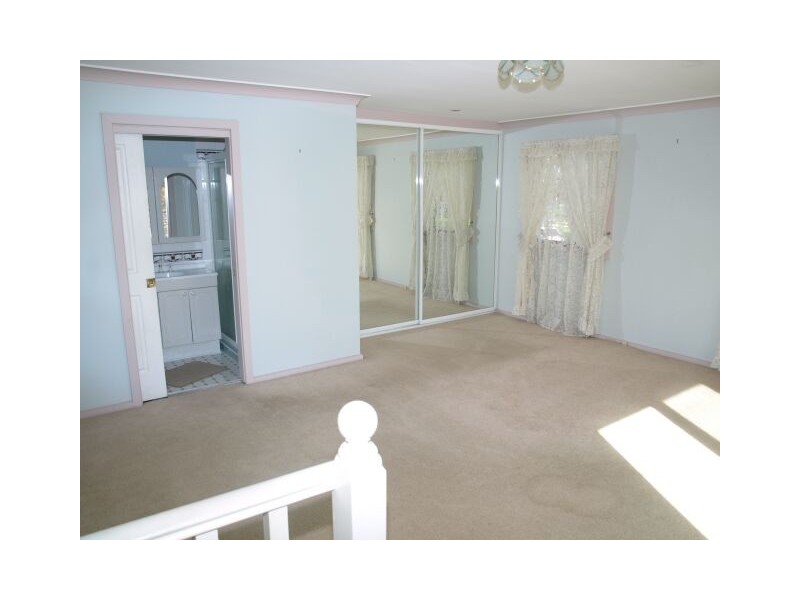 28 Whitby Road, Kings Langley NSW 2147