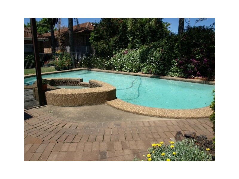 40 Gilbert Cres, Kings Langley NSW 2147