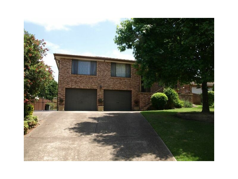 42 Gilbert Cres, Kings Langley NSW 2147