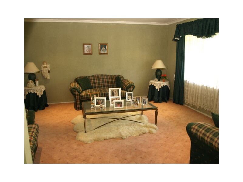 42 Gilbert Cres, Kings Langley NSW 2147