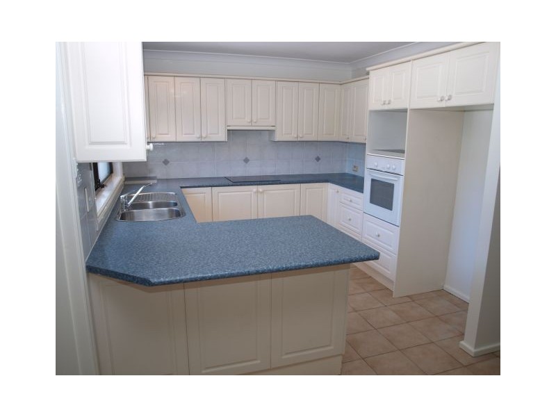 6 Tunley Pl, Kings Langley NSW 2147