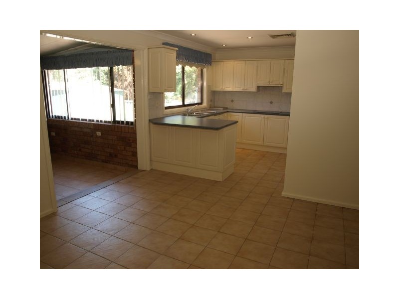 6 Tunley Pl, Kings Langley NSW 2147
