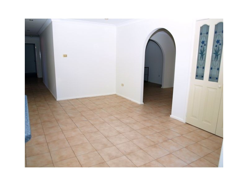 6 Tunley Pl, Kings Langley NSW 2147