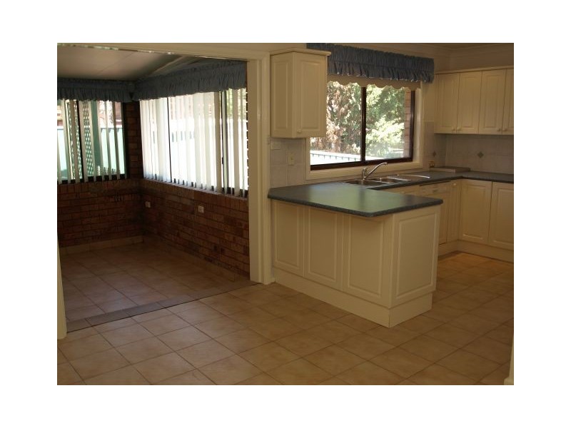 6 Tunley Pl, Kings Langley NSW 2147