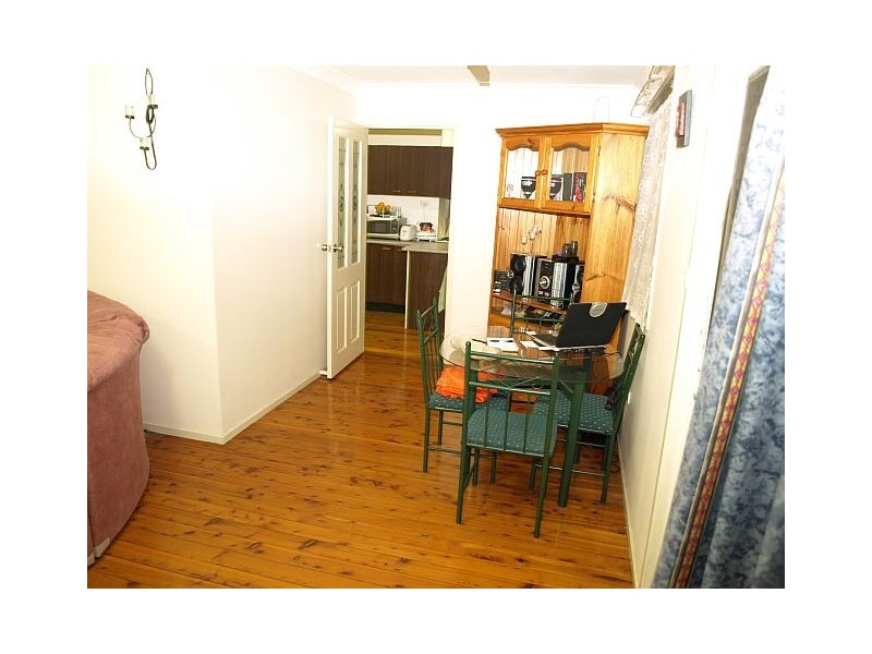 16 Faulkland Cres, Kings Park NSW 2148