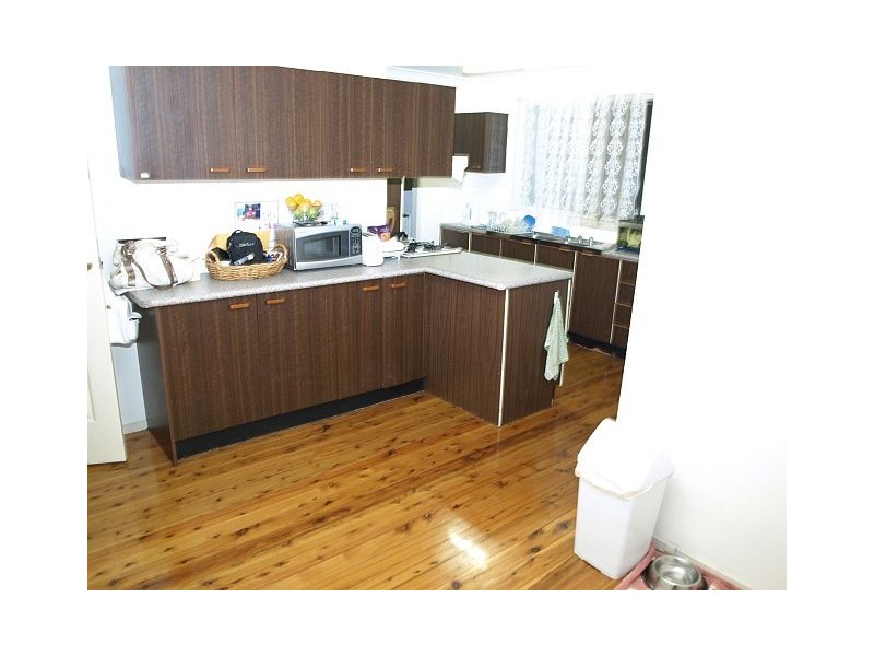 16 Faulkland Cres, Kings Park NSW 2148