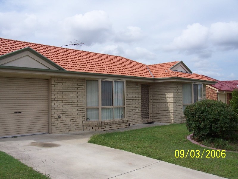 27 Robert South Drive, Crestmead QLD 4132