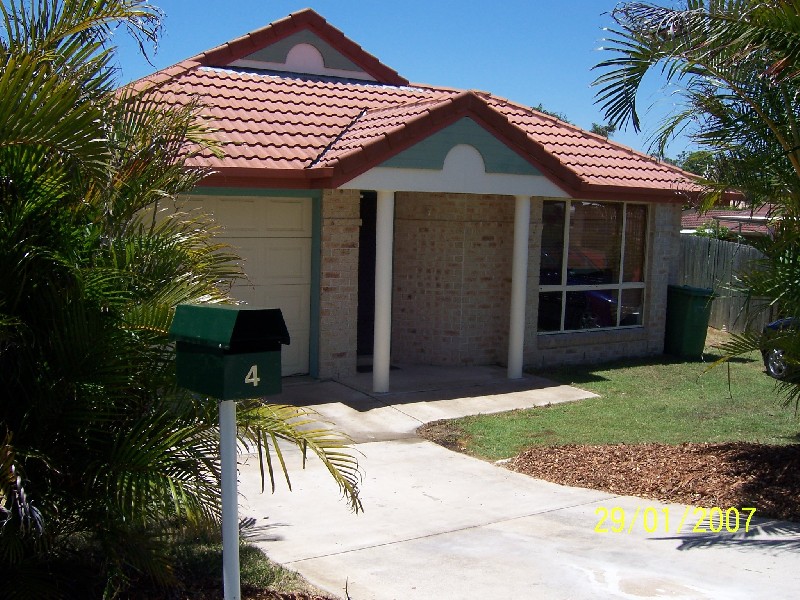 4 Barron Court, Hillcrest QLD 4118