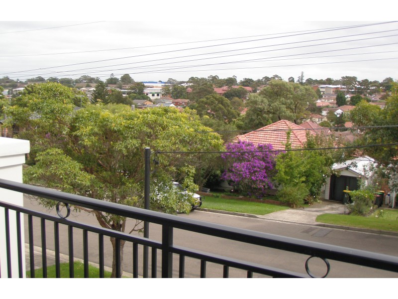 30 Mavis Street, Peakhurst NSW 2210