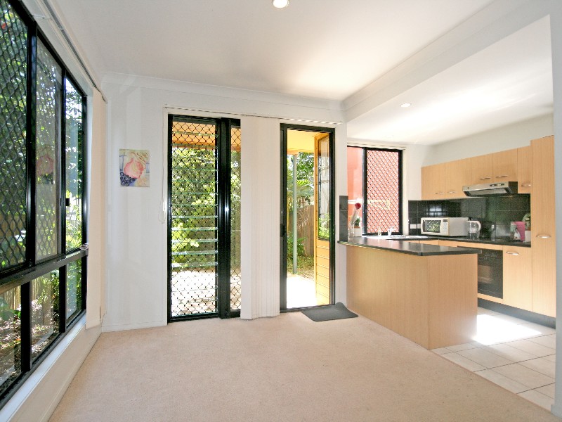 2/105 Hall Street, Alderley QLD 4051