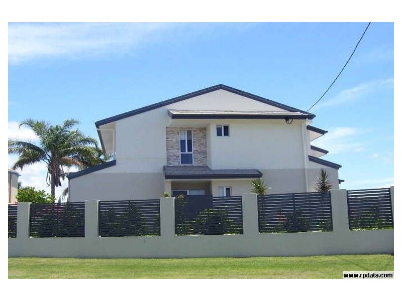 35 Runaway Bay Ave, Runaway Bay QLD 4216