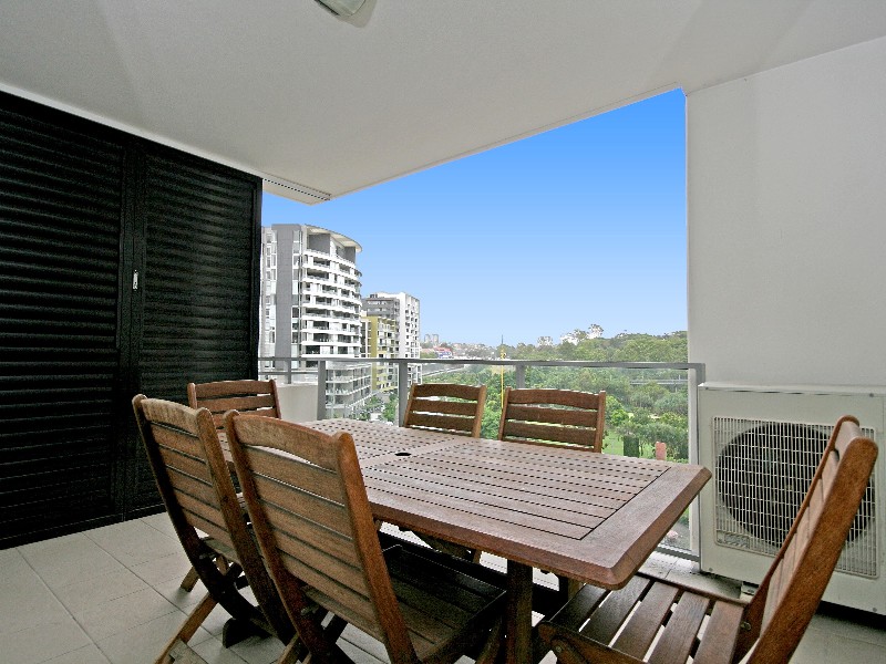 3022/3 Parkland Blvd, Brisbane QLD 4000