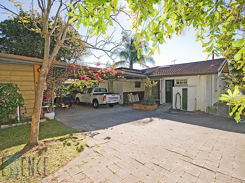 34 Norfolk Street, Coorparoo QLD 4151