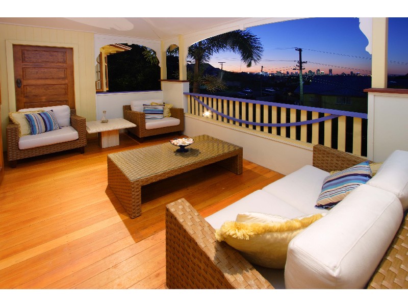 6 Regal Street, Coorparoo QLD 4151