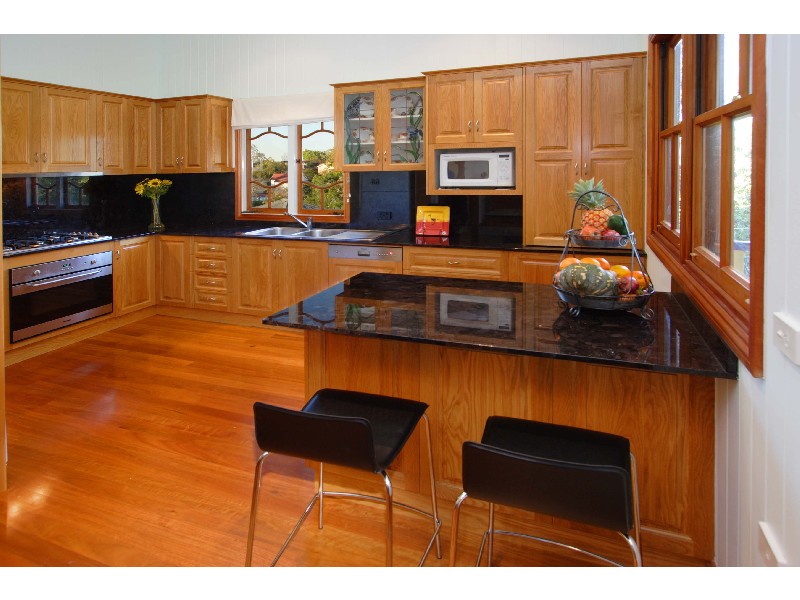 6 Regal Street, Coorparoo QLD 4151