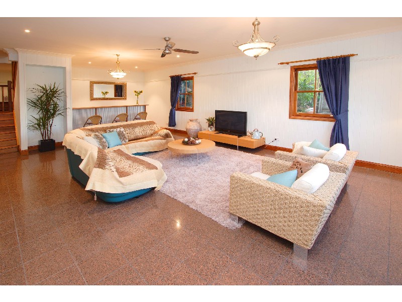 6 Regal Street, Coorparoo QLD 4151