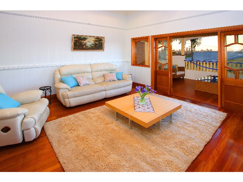 6 Regal Street, Coorparoo QLD 4151