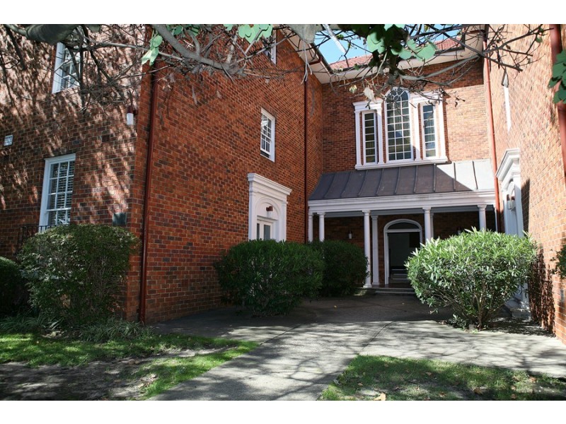 18/5-11 Samuel Terry Avenue, Kensington NSW 2033