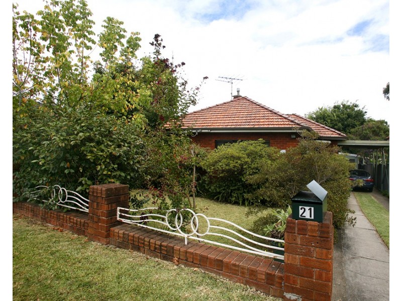 21 Nyora Street, Chester Hill NSW 2162