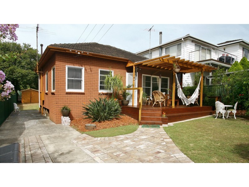 6 Taronga Street, Como NSW 2226