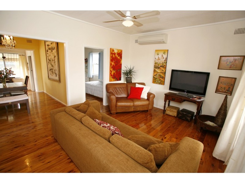 6 Taronga Street, Como NSW 2226