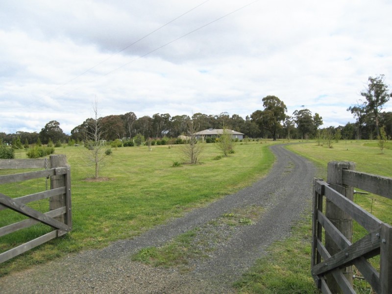 51 Old Coowong Rd, Canyonleigh NSW 2577