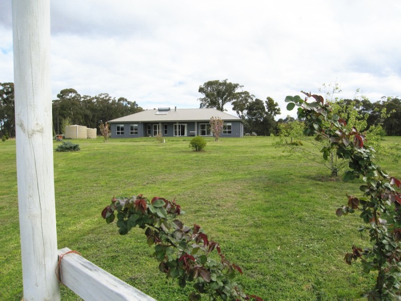 51 Old Coowong Rd, Canyonleigh NSW 2577