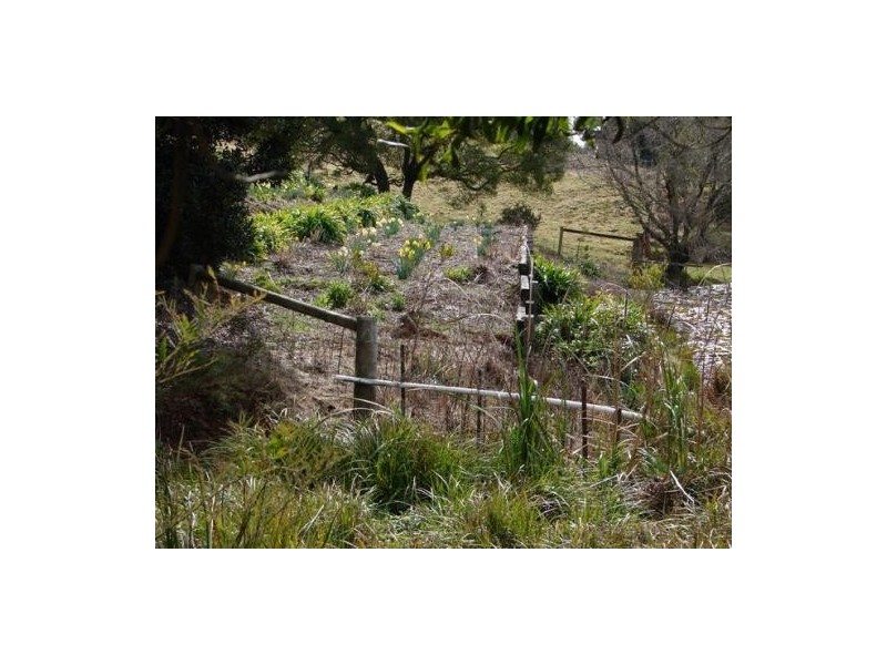 16 – 18 Lemmons Rd, Robertson NSW 2577