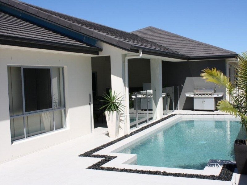 9125 Peter Senior Drive, Hope Island QLD 4212
