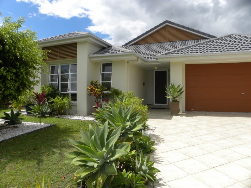 31 Riverlinks Bvd E, Helensvale QLD 4212
