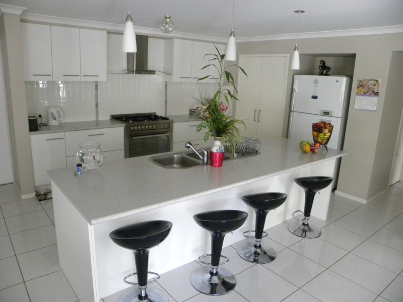 31 Riverlinks Bvd E, Helensvale QLD 4212