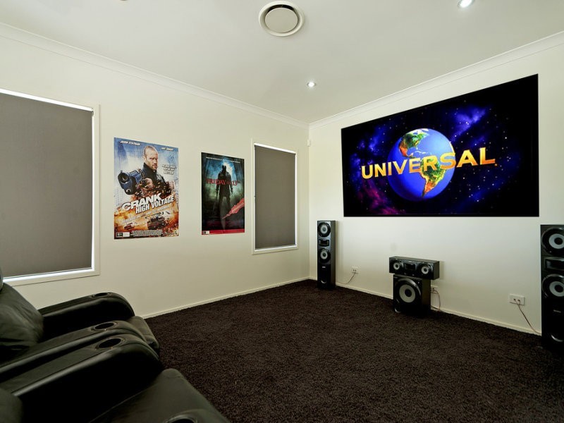 17 Harbourvue Court, Helensvale QLD 4212