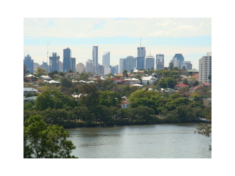 36 Jerdanefield Road, St Lucia QLD 4067