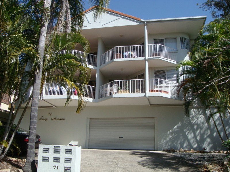 71 Warren Street, St Lucia QLD 4067