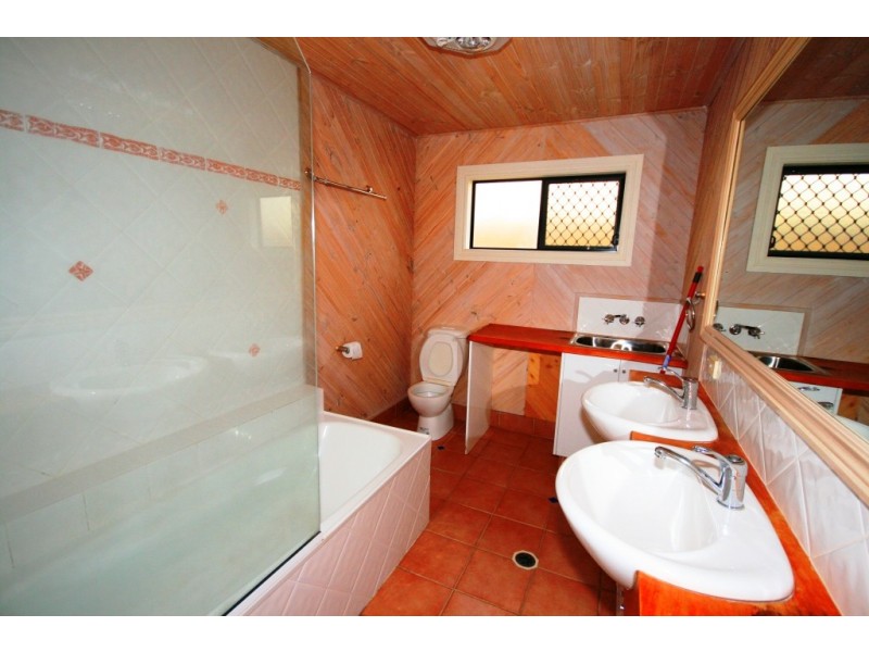 Broadbeach Waters QLD 4218