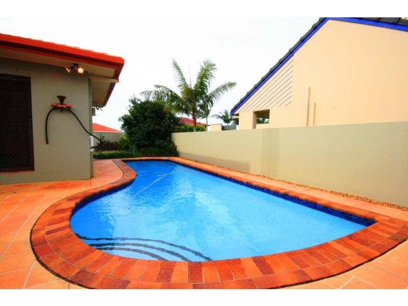 Broadbeach Waters QLD 4218