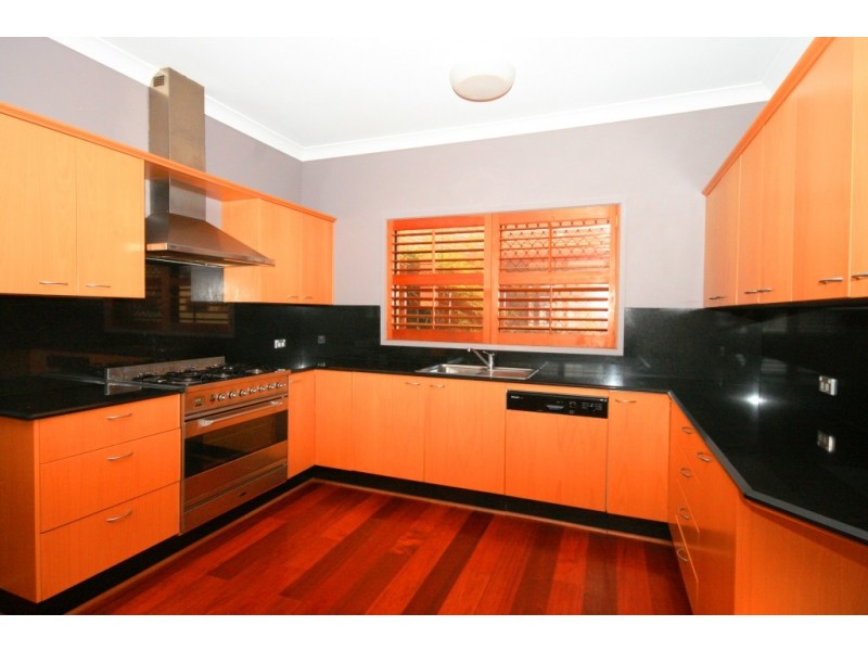 Broadbeach Waters QLD 4218