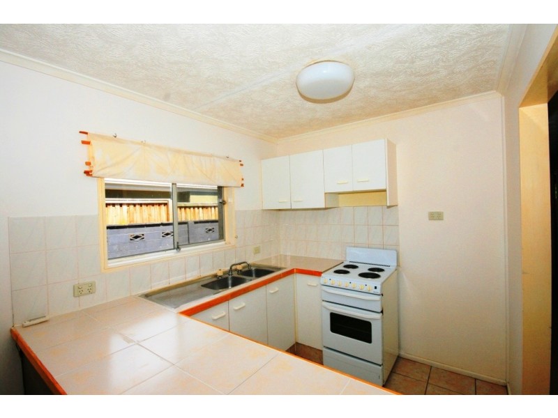 Broadbeach Waters QLD 4218