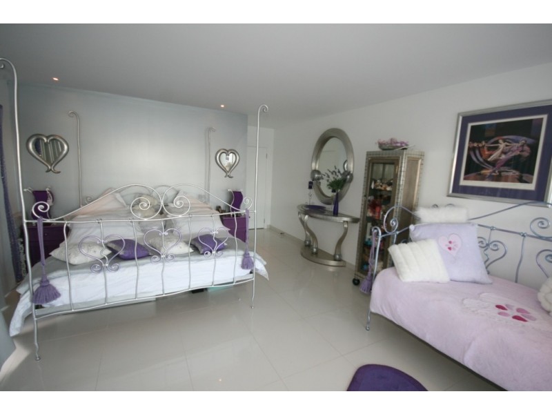 Paradise Waters QLD 4217