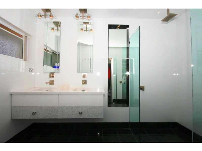 Paradise Waters QLD 4217