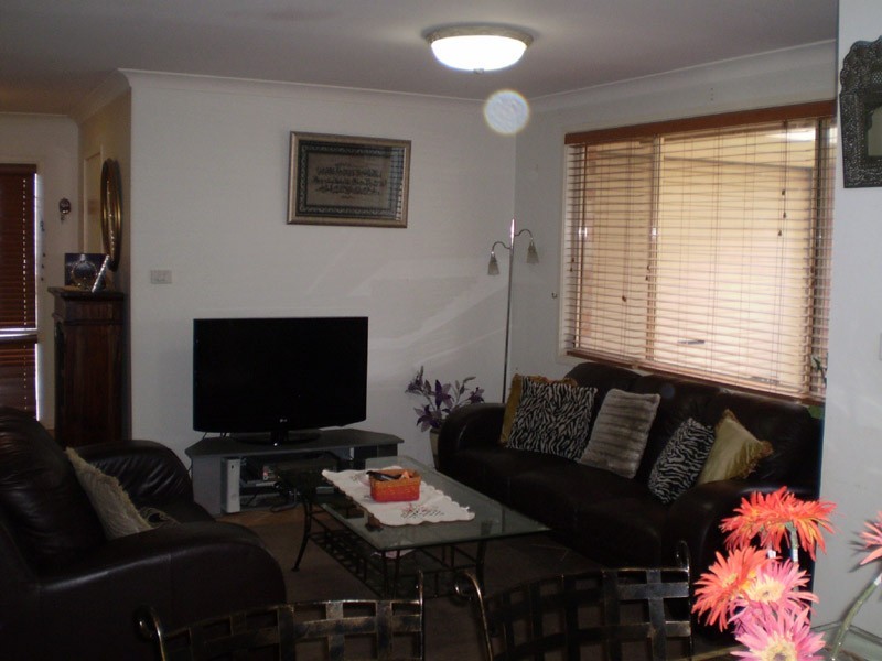 8 Mari Close, Glenmore Park NSW 2745