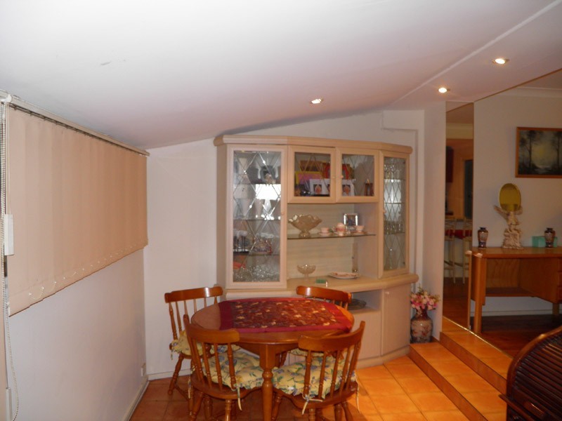 8 Greenmeadows Cres, Toongabbie NSW 2146