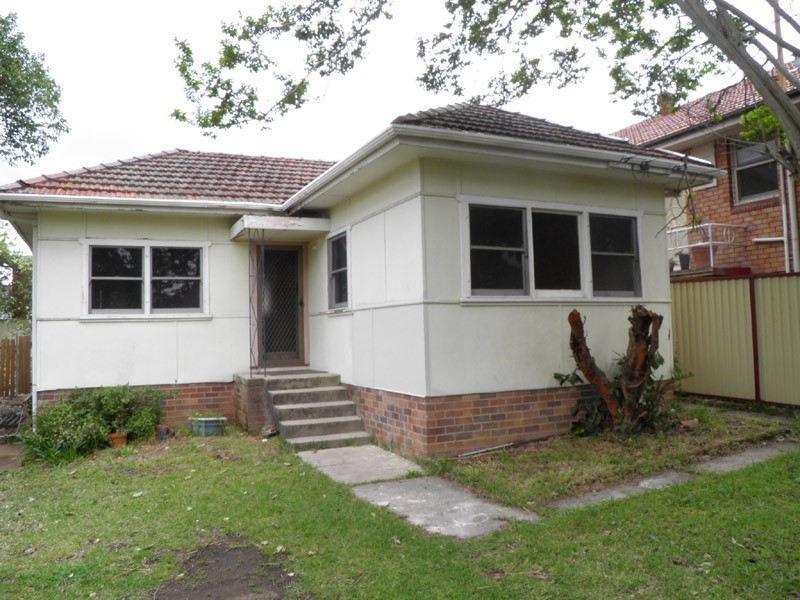 5 Bernard St, Westmead NSW 2145